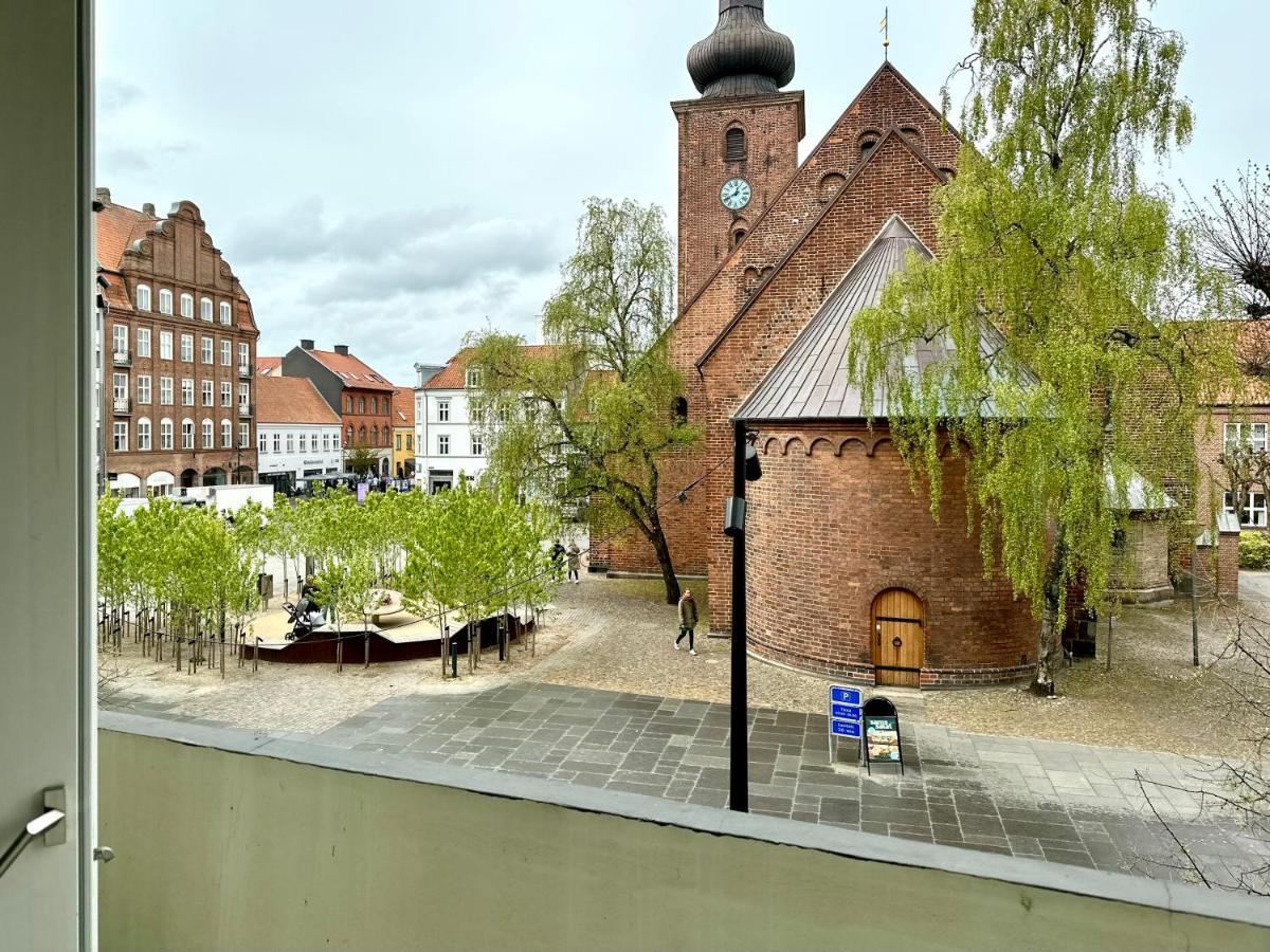 2 Vaerelses Retro Lejlighed Pa Torvet Horsens Bagian luar foto